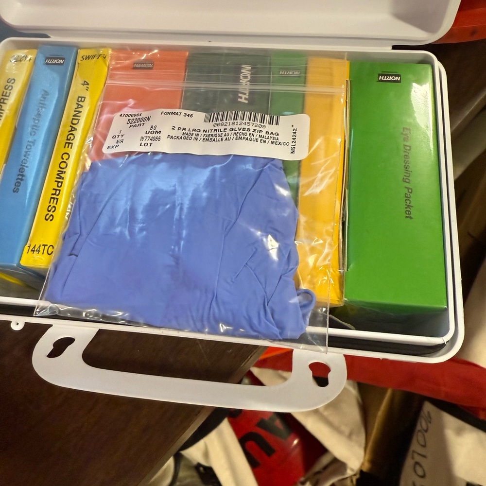 Vehicle First Aid Kit - White - Picture 3 of 4